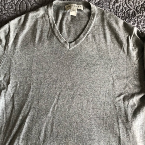 Banana Republic Grey V-Neck Sweater - Picture 6 of 6